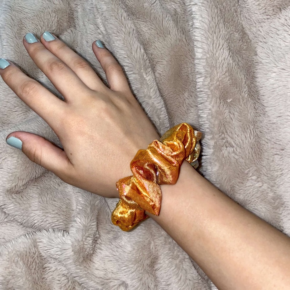 Zipper scrunchie